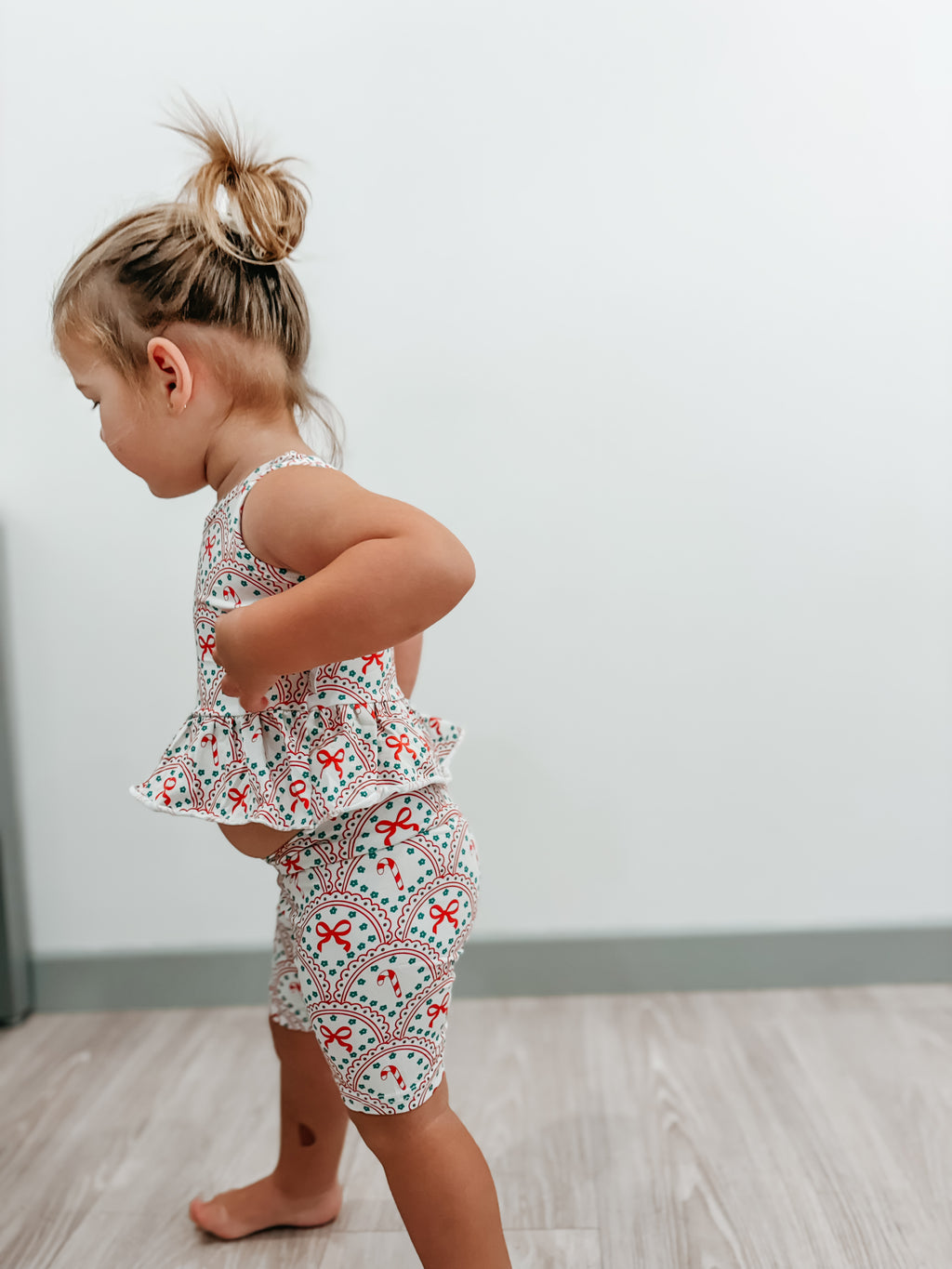 Chrissy Crop + Bike Pant Size 2