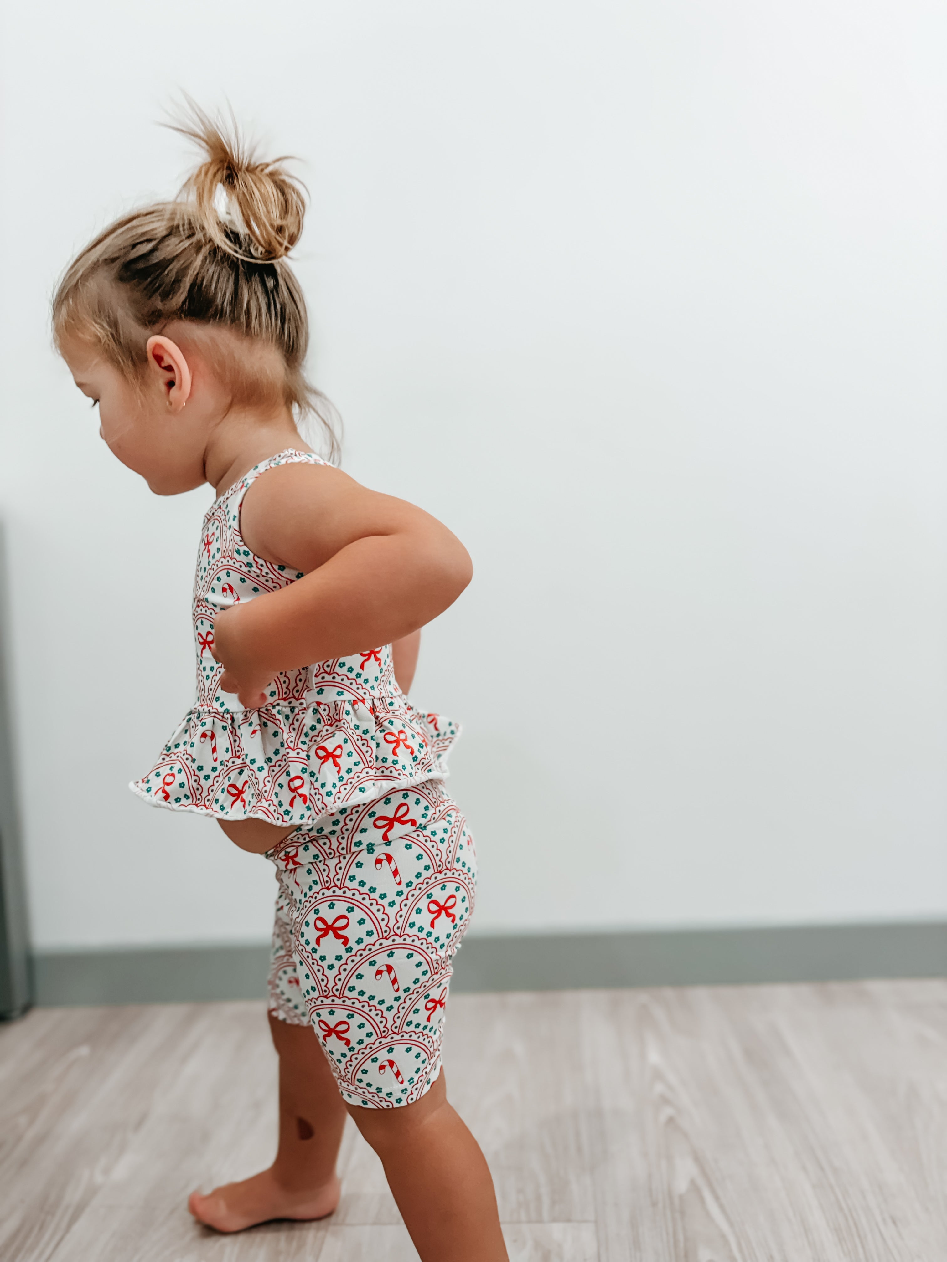 Chrissy Crop + Bike Pant Size 2